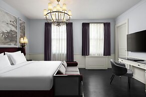 Adahan DeCamondo Pera, Autograph Collection