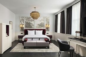 Adahan DeCamondo Pera, Autograph Collection