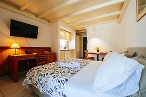 Zaton Holiday Resort Apartments