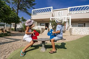 Zaton Holiday Resort Apartments