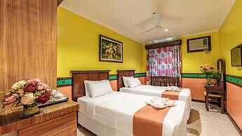 Flushing Meadows Resort and Playground