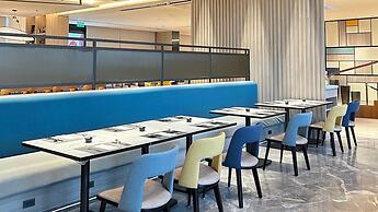 Holiday Inn & Suites Makati by IHG