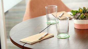 Holiday Inn & Suites Makati by IHG