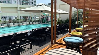 Holiday Inn & Suites Makati by IHG