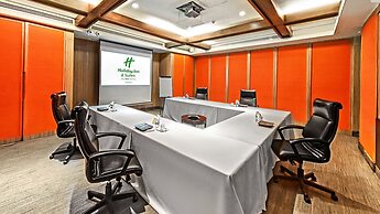 Holiday Inn & Suites Makati by IHG