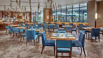 Holiday Inn & Suites Makati by IHG