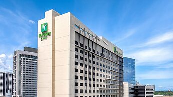 Holiday Inn & Suites Makati by IHG