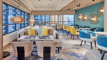 Holiday Inn & Suites Makati by IHG