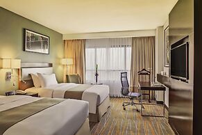 Holiday Inn & Suites Makati by IHG