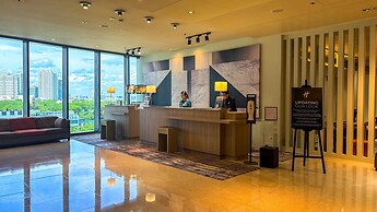 Holiday Inn & Suites Makati by IHG