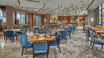 Holiday Inn & Suites Makati by IHG