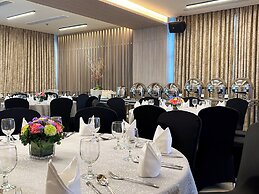 Holiday Inn & Suites Makati by IHG