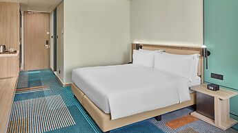 Holiday Inn & Suites Makati by IHG