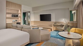 Holiday Inn & Suites Makati by IHG
