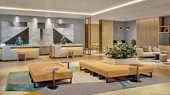 Holiday Inn & Suites Makati by IHG