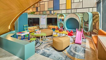 Holiday Inn & Suites Makati by IHG