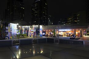 Holiday Inn & Suites Makati by IHG