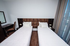 Hotel Shine Palace