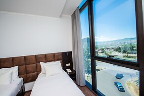 Hotel Shine Palace