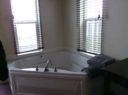 Seahorse Oceanfront Lodging