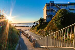 Seahorse Oceanfront Lodging