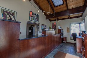 Seahorse Oceanfront Lodging