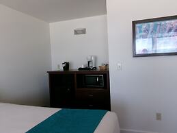 Seahorse Oceanfront Lodging