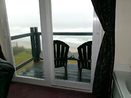 Seahorse Oceanfront Lodging