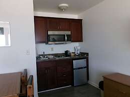 Seahorse Oceanfront Lodging