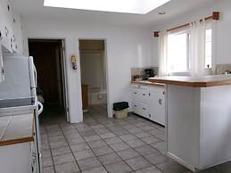 Seahorse Oceanfront Lodging