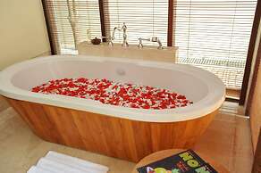 Komaneka at Rasa Sayang