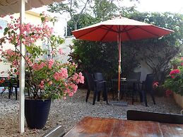 Le Cactus Guesthouse