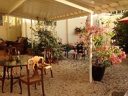 Le Cactus Guesthouse