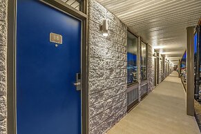 Motel 6 Brooks, AB