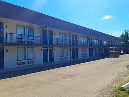 Motel 6 Brooks, AB