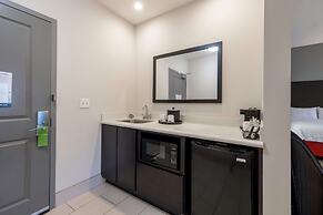 Hampton Inn & Suites DuPont