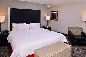 Hampton Inn & Suites DuPont