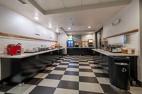 Hampton Inn & Suites DuPont