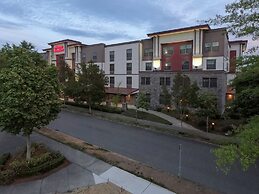 Hampton Inn & Suites DuPont