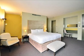 Axiom Park Hotel