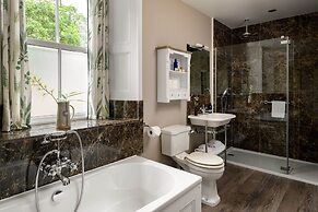 Meikleour Arms Hotel and Restaurant