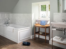 Meikleour Arms Hotel and Restaurant