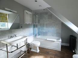 Meikleour Arms Hotel and Restaurant