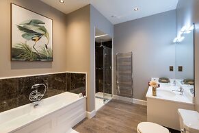 Meikleour Arms Hotel and Restaurant