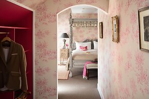 Meikleour Arms Hotel and Restaurant