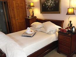 Little Red Rooster Rest and Spa