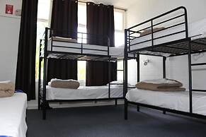 Hoey Moey Backpackers - Hostel