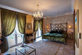 Achtis Boutique Hotel