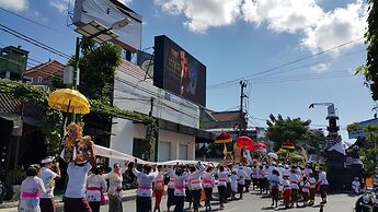 Bemo Corner Guest House
