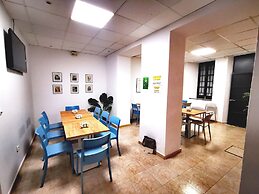 Feel Hostels City Center
